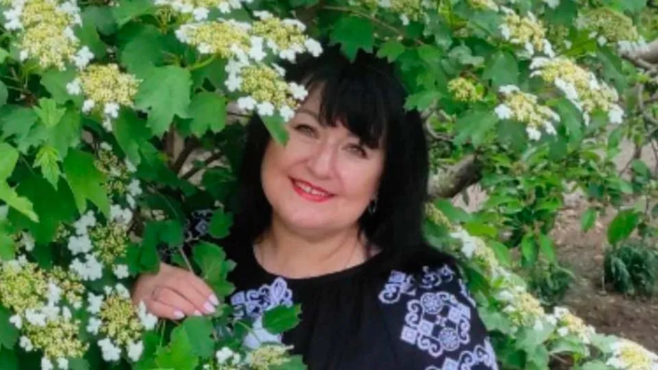 Юрчанка Тамара Мікалаеўна ў кустах